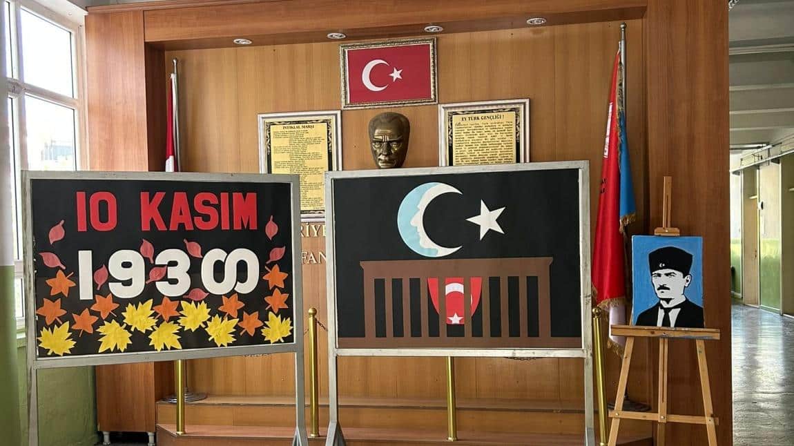 Okulumuzda Mustafa Kemal Atatürk çeşitli etkinliklerle anılmaya başlandı.
